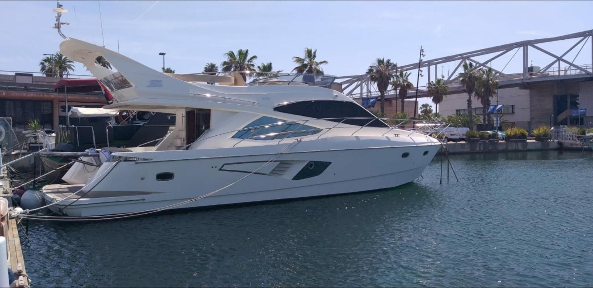 Отель Yacht Pegasus II Барселона Экстерьер фото