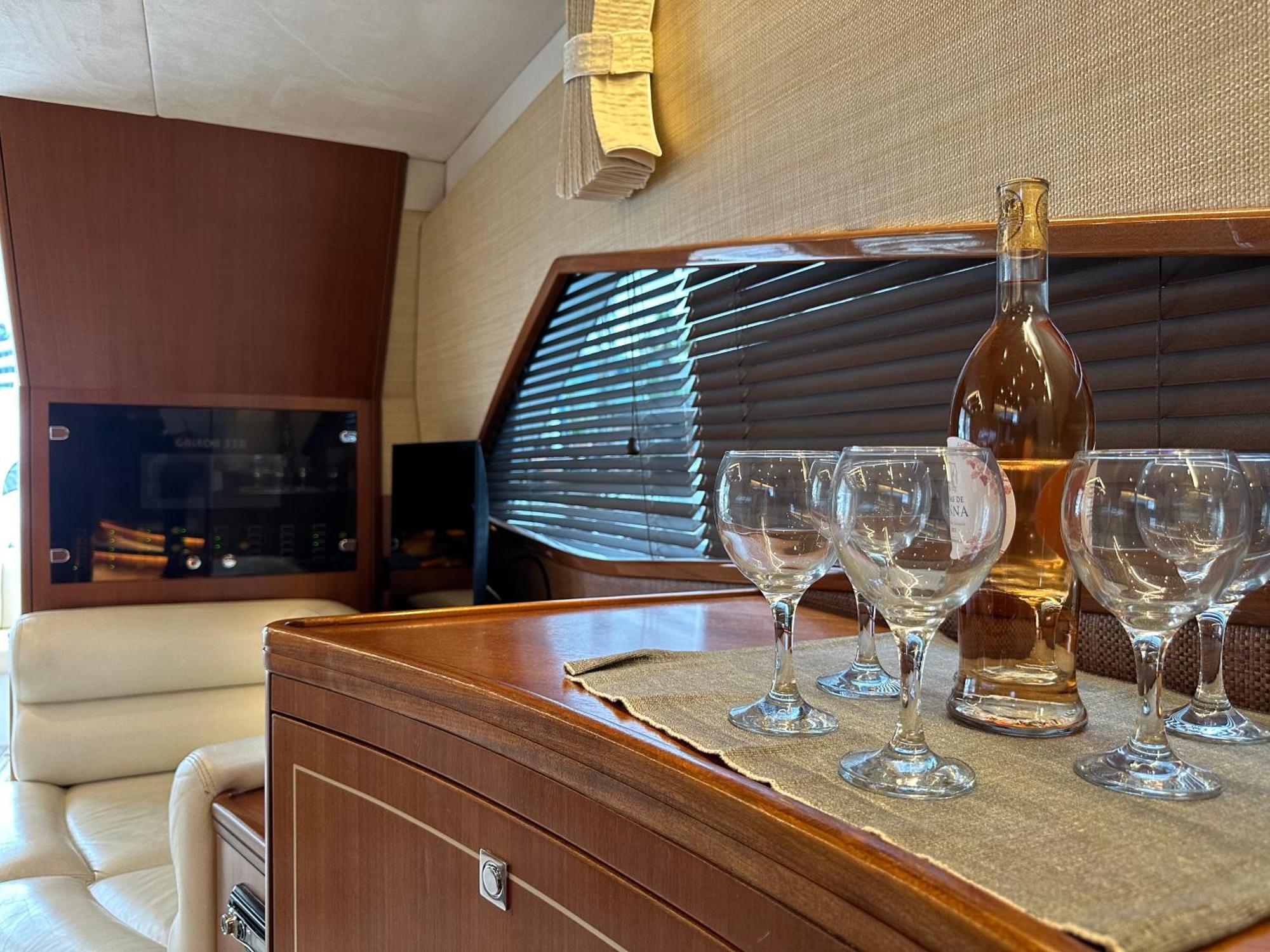 Отель Yacht Pegasus II Барселона Экстерьер фото