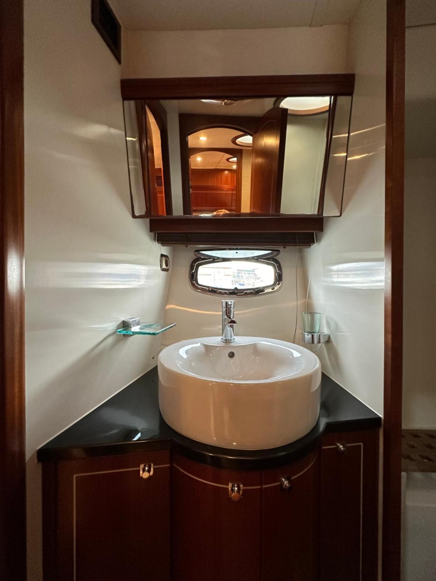 Отель Yacht Pegasus II Барселона Экстерьер фото