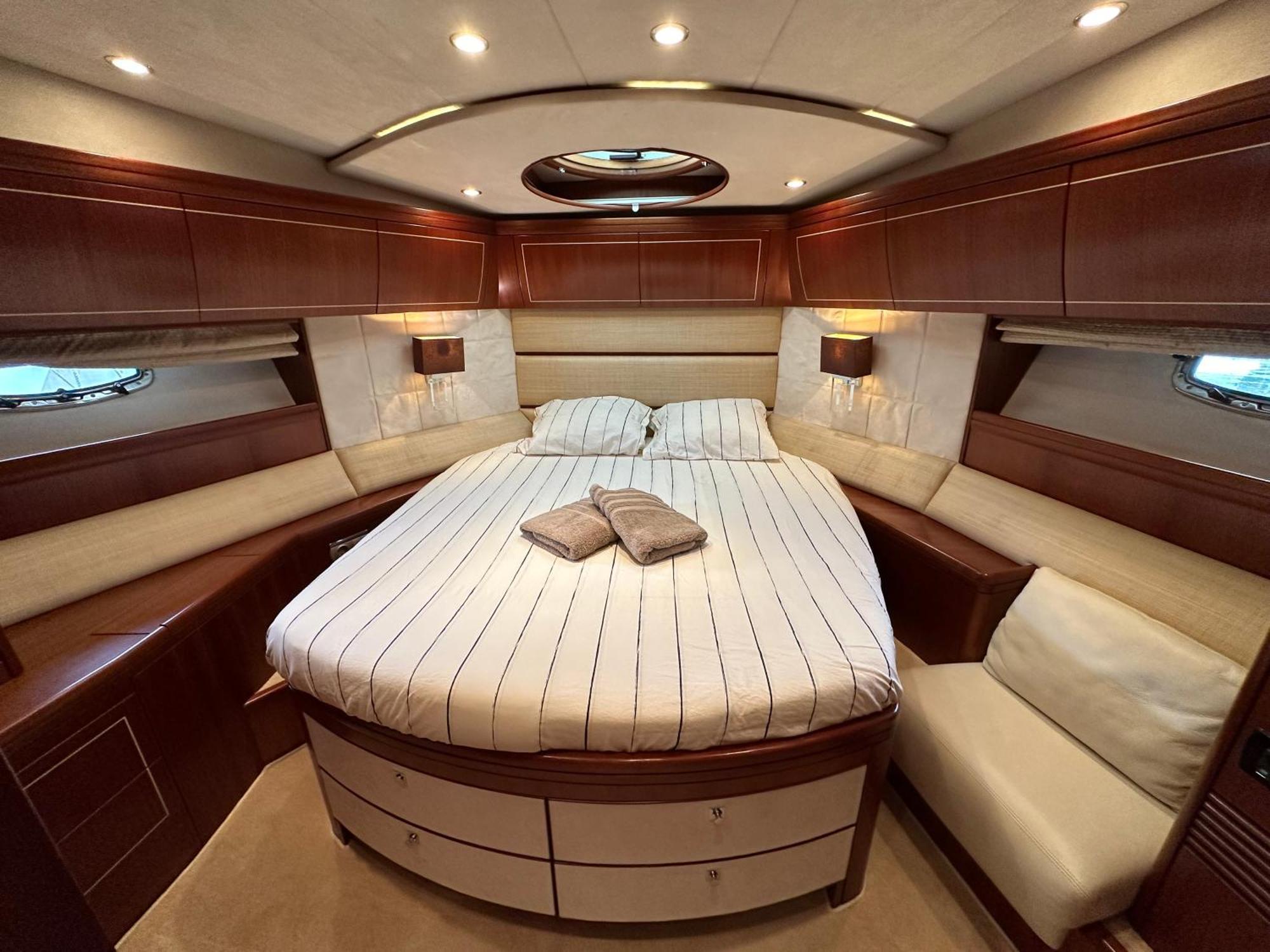 Отель Yacht Pegasus II Барселона Экстерьер фото